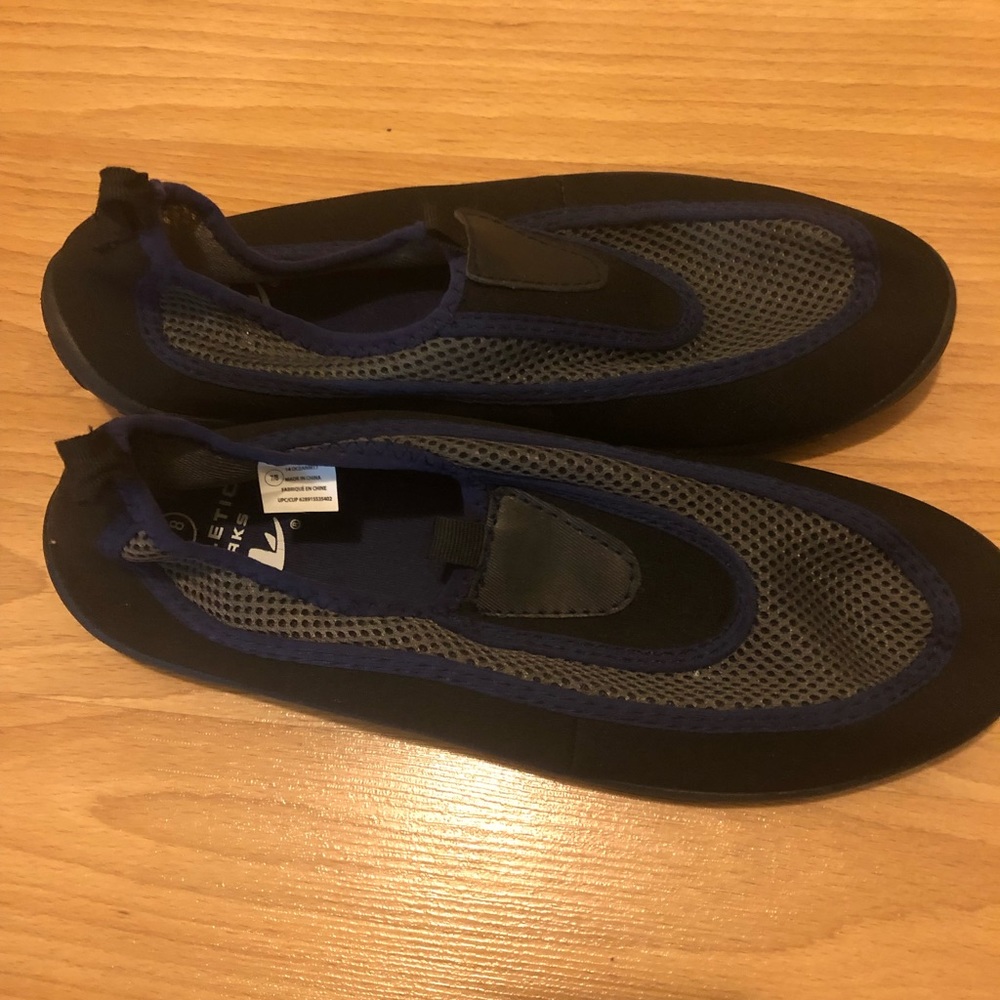 Men’s Beach Shoes